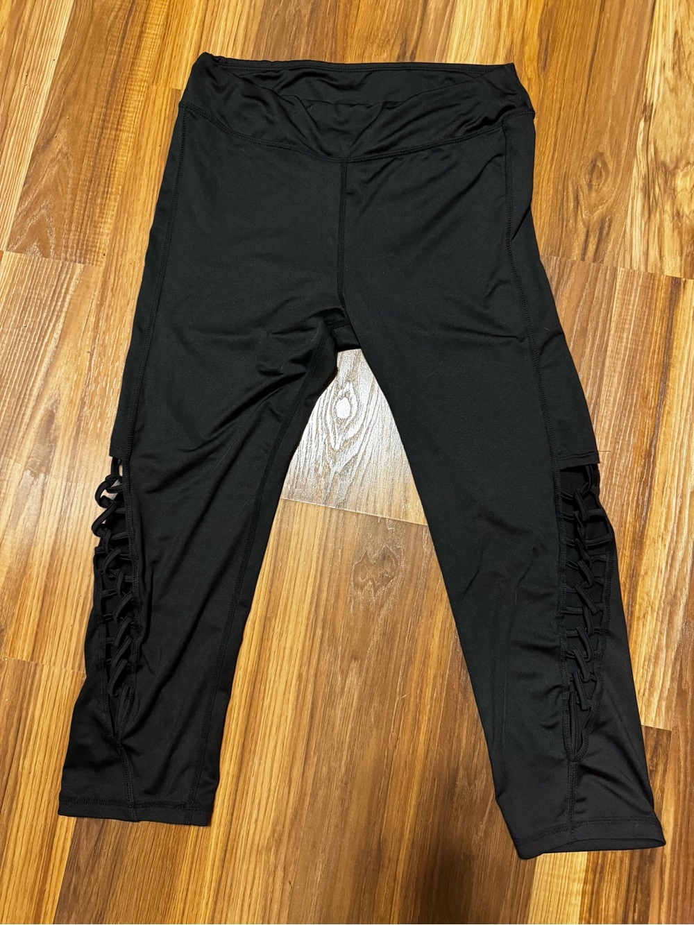 Zone Pro Black Lace-Up Capri Leggings